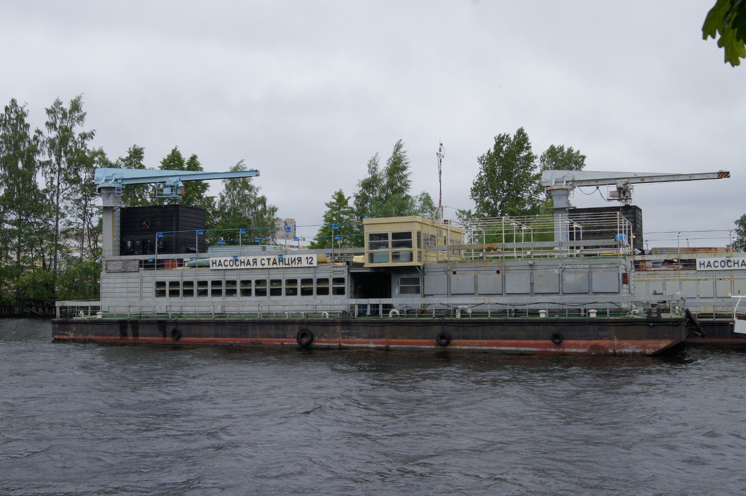 Плавучая насосная. Плавучая насосная станция (РН-24 ПВ). Плавучая насосная станция производительностью 64800. Плавучая насосная станция роса-300. Плавучая насосная станция с водоизмещающим корпусом.