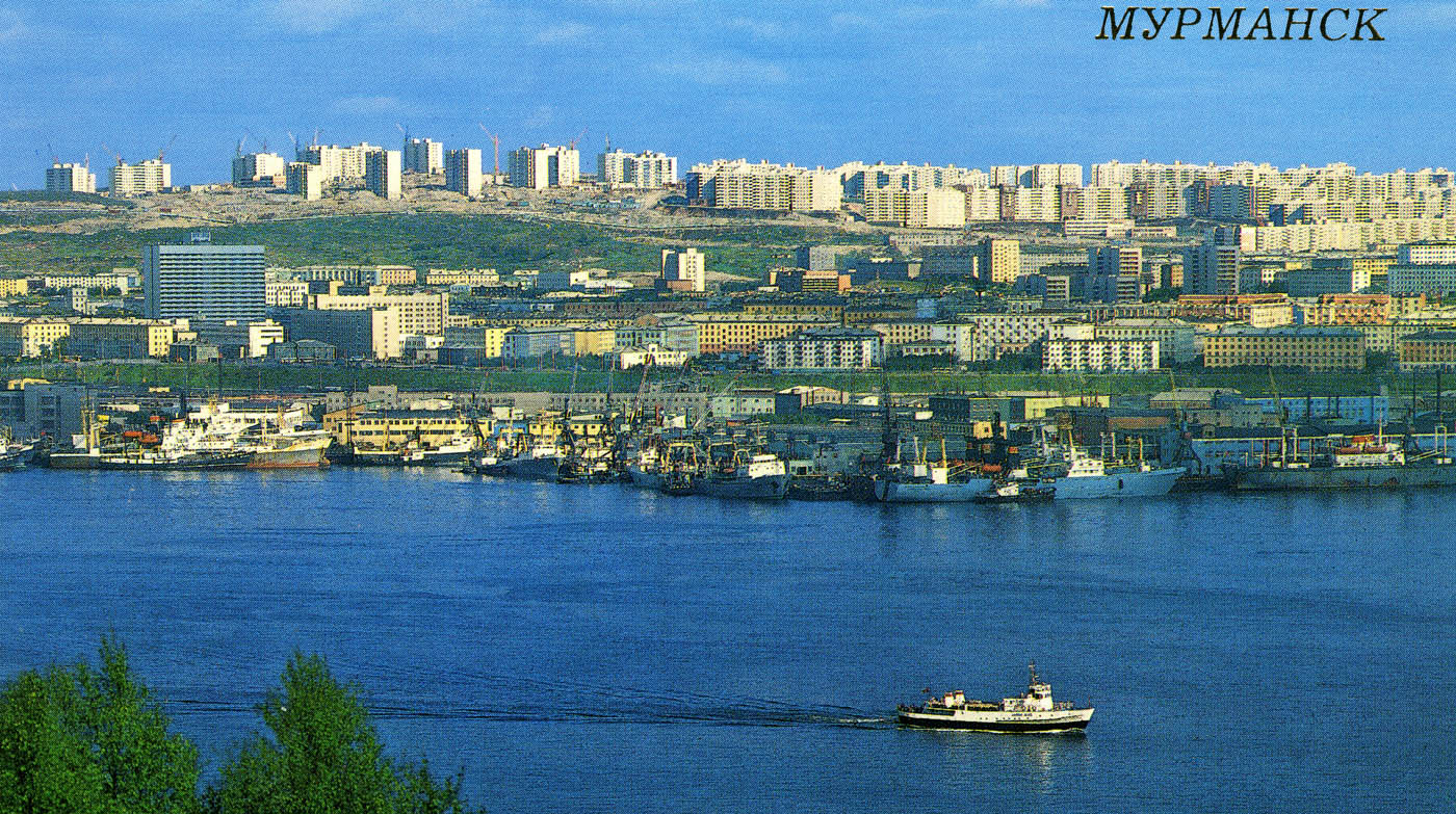 Как назывался мурманск при основании. Города Мурманска Кольский залив. Вид на Кольский залив в Мурманске. Мурманск 1988 год. Мурманск вид на порт.