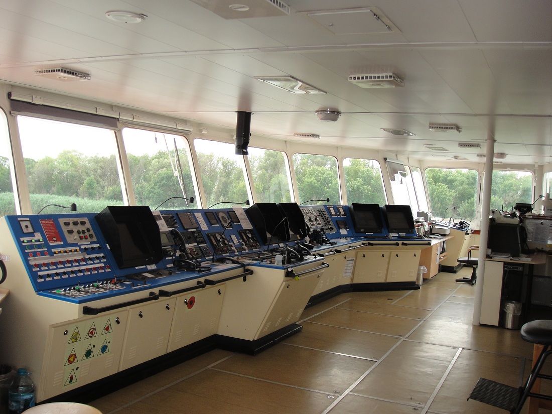 Санар-3. Wheelhouses, Control panels