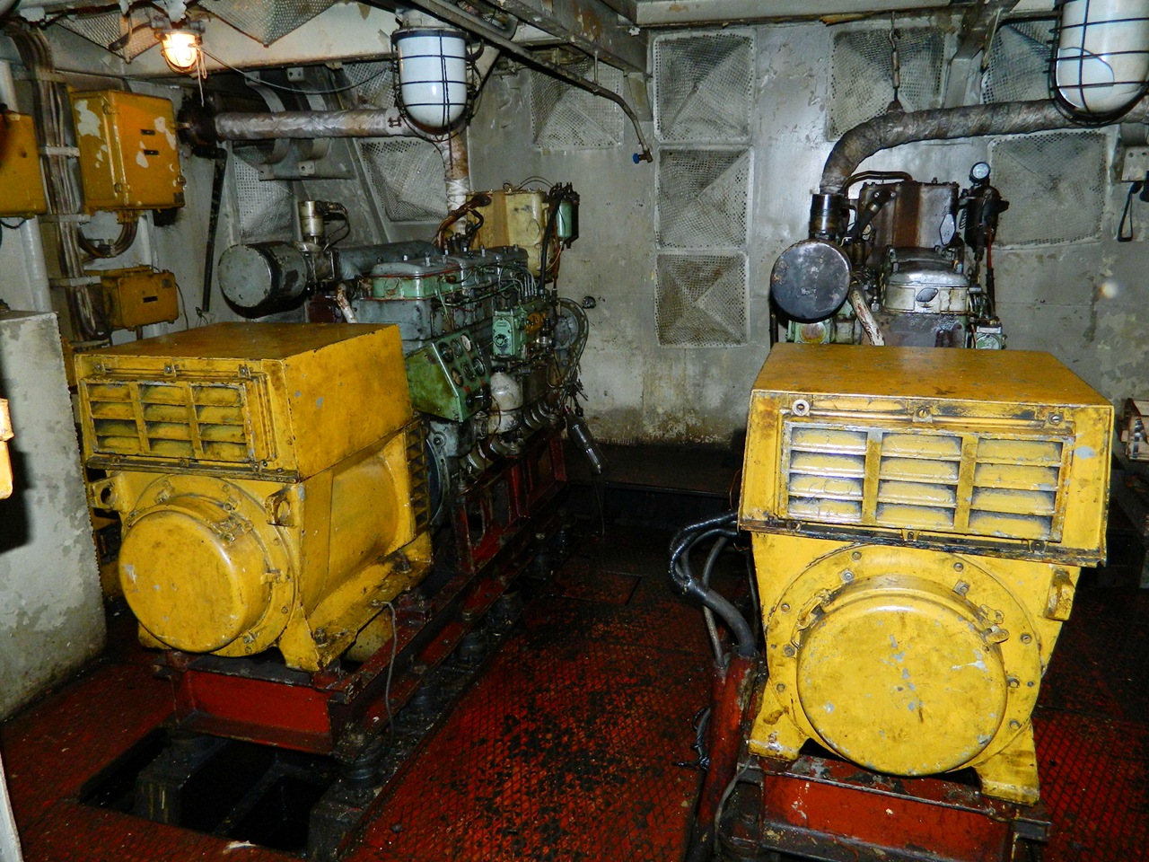 Ока-5. Engine Rooms