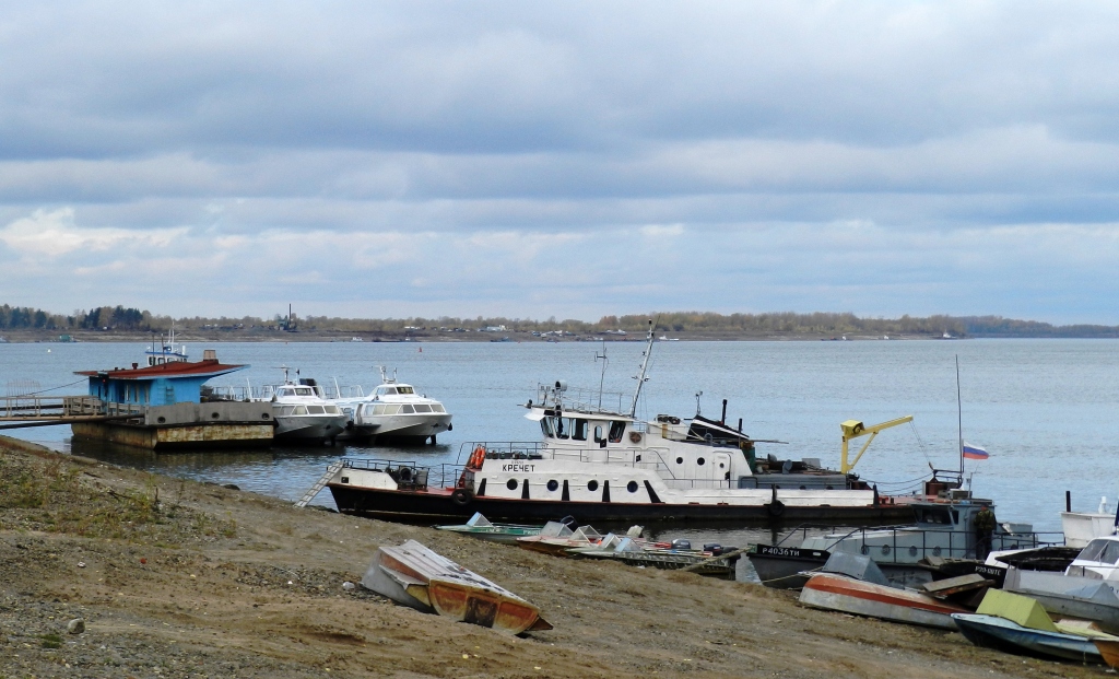 Река обь каргасок. Теплоход Каргасок. Каргасок Речной порт. Судно Восход Каргасок. Колтогорск Каргасок.