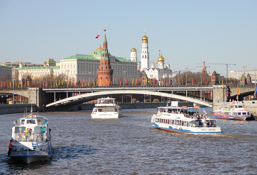 Прогулка на теплоходе по москве фото