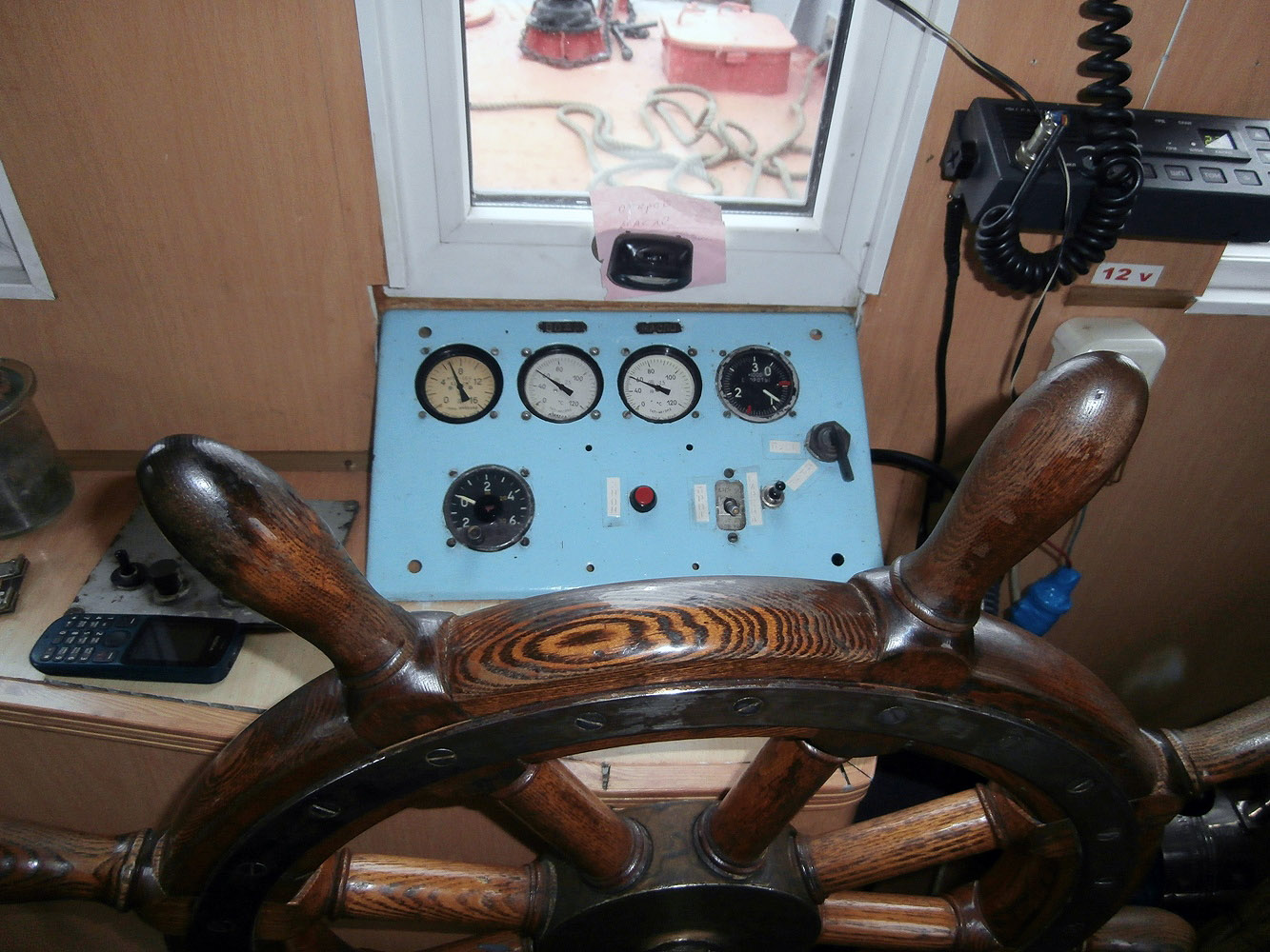 Ласточка-А. Wheelhouses, Control panels