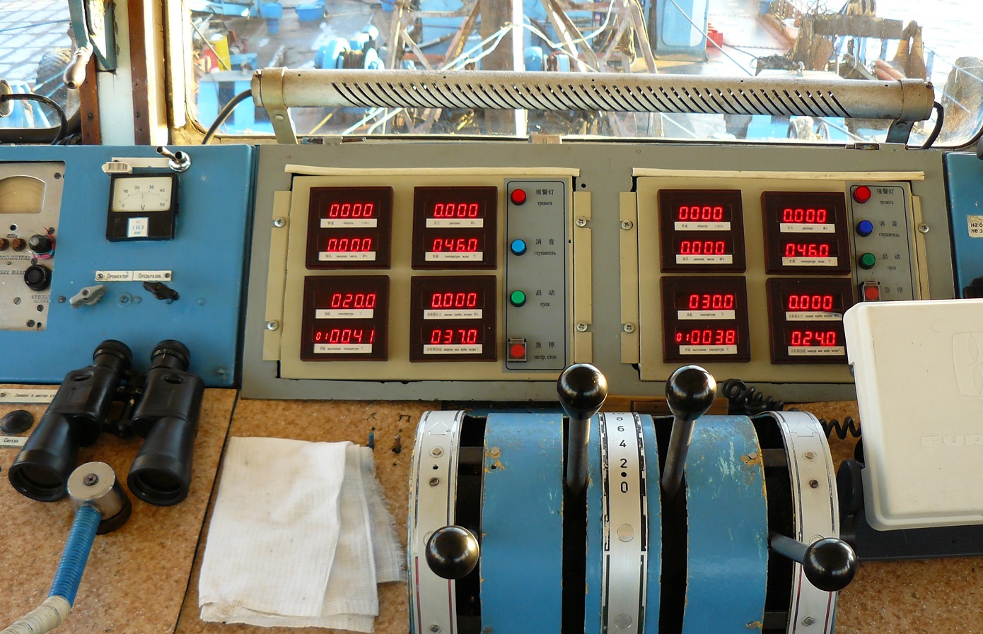 РТ-451. Wheelhouses, Control panels