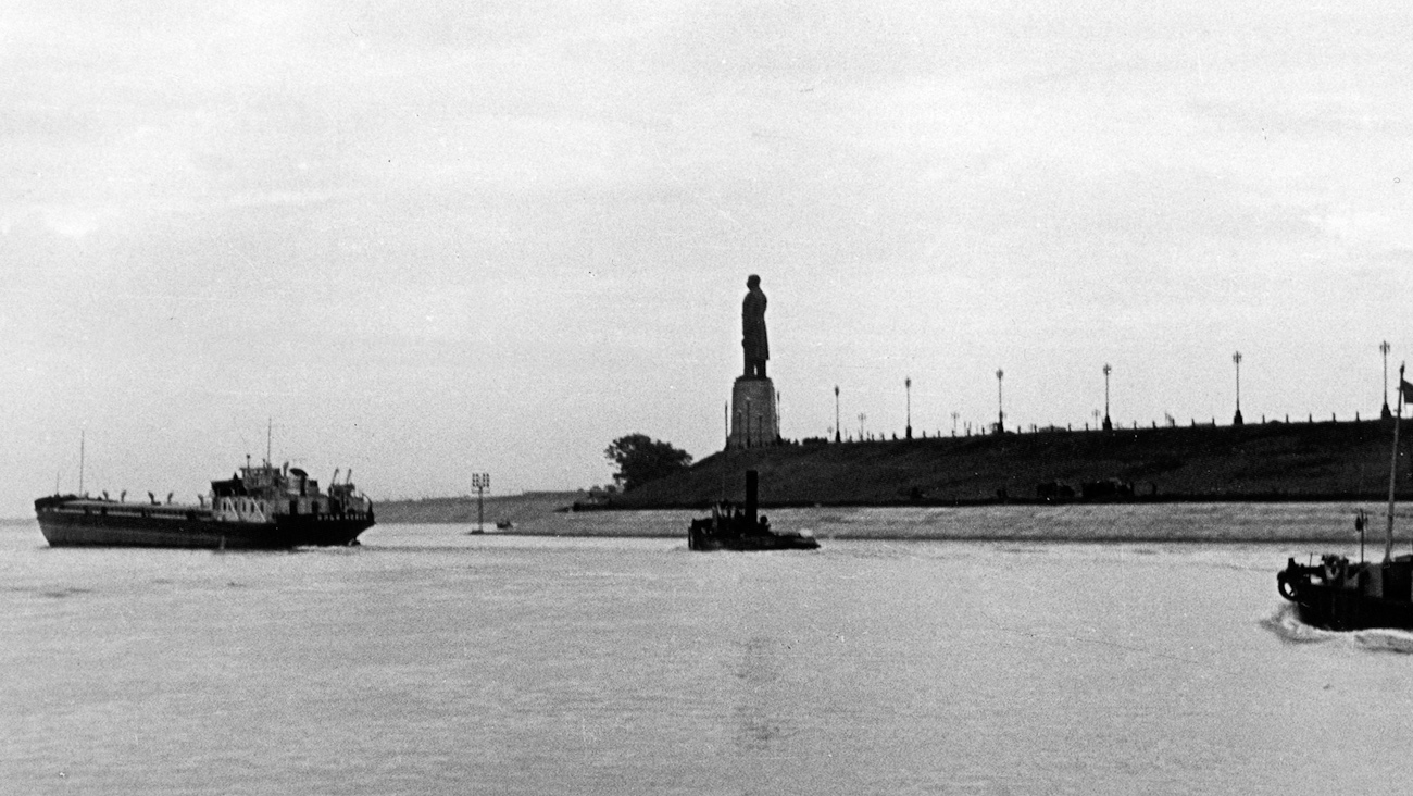 Туркменский северо крымский и волго донский каналы. Ленин Волго-Донского судоходного канала. Волго Донский канал Ленина. Канал Волга Дон. Строительство Волго-Донского канала.