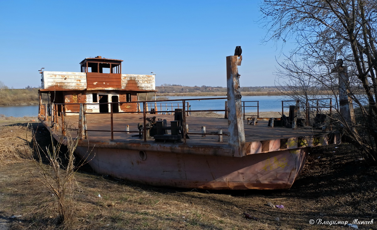 Старая пристань паромная ул 5 фото. Пристань Спасск Рязанский. Белопесоцкий Затон баржа. Пристань в Елатьме. Сангар Пристань.