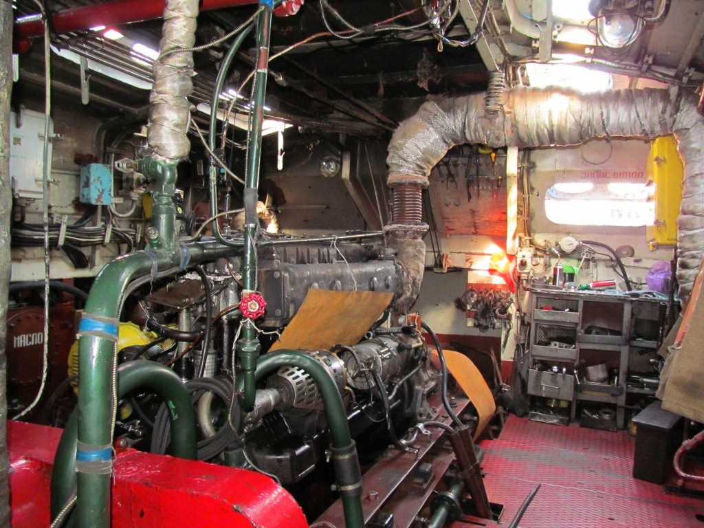 БМ-7. Engine Rooms