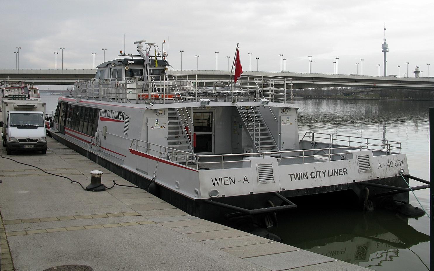 Twin City Liner 2