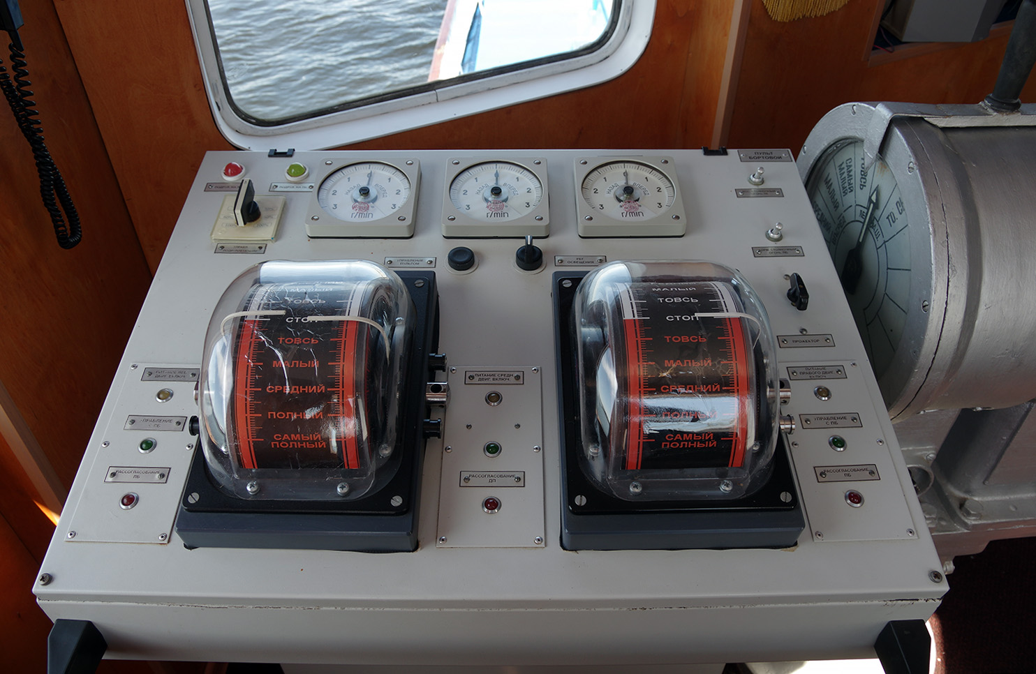 Хирург Разумовский. Wheelhouses, Control panels