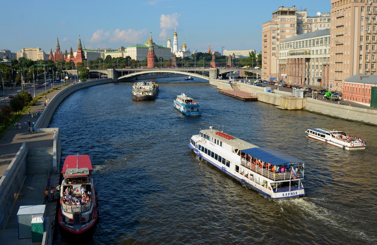 Речной трамвайчик по Москве реке