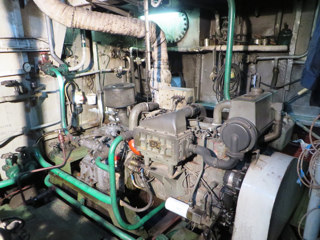 МЗ-135. Engine Rooms