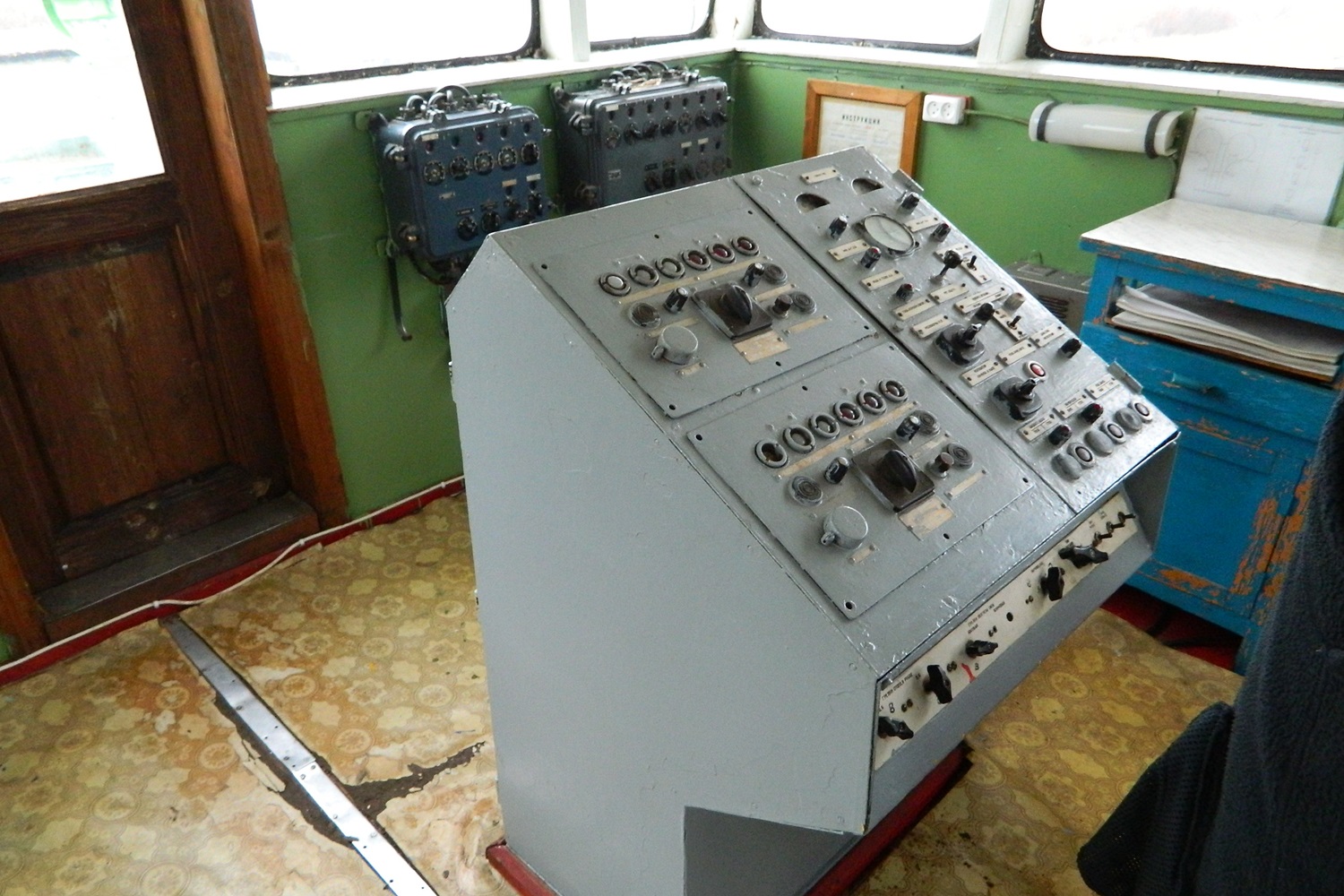 Ока-5. Wheelhouses, Control panels