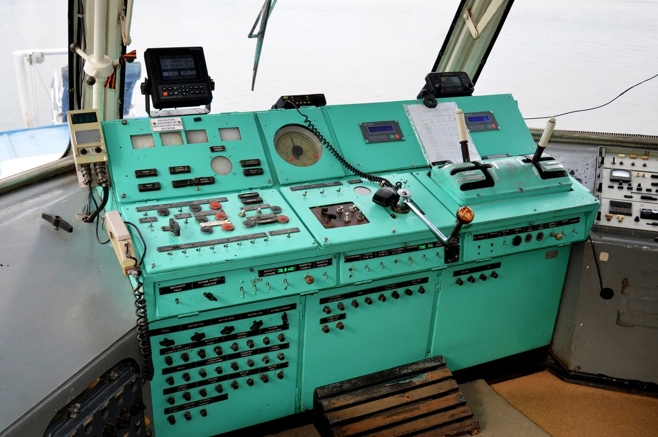 Москва-114. Wheelhouses, Control panels