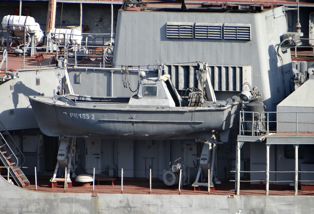 СФП-183. Шлюпки и катера