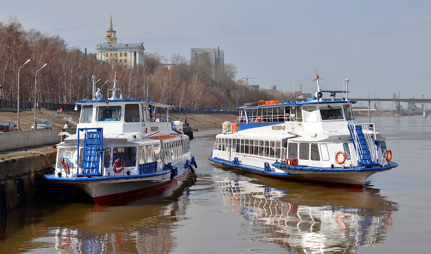 Речные трамвайчики в москве март
