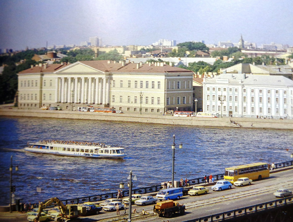 Нева-2. Книги, фотоальбомы и периодические издания