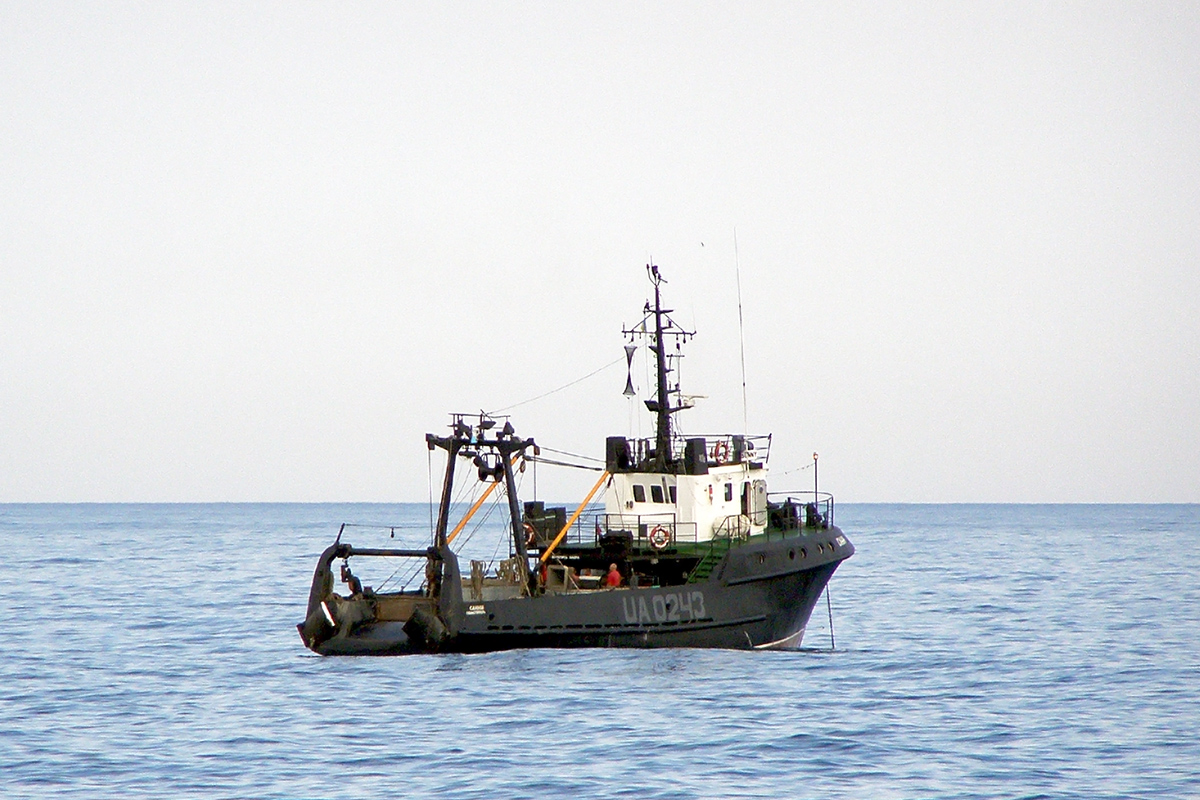 Рыболовецкий траулер мртк. Мртк типа балтика проект 1328. Мртк 1328 балтика. Рыболовецкий траулер мртк. Рыболовецкий траулер мртк.