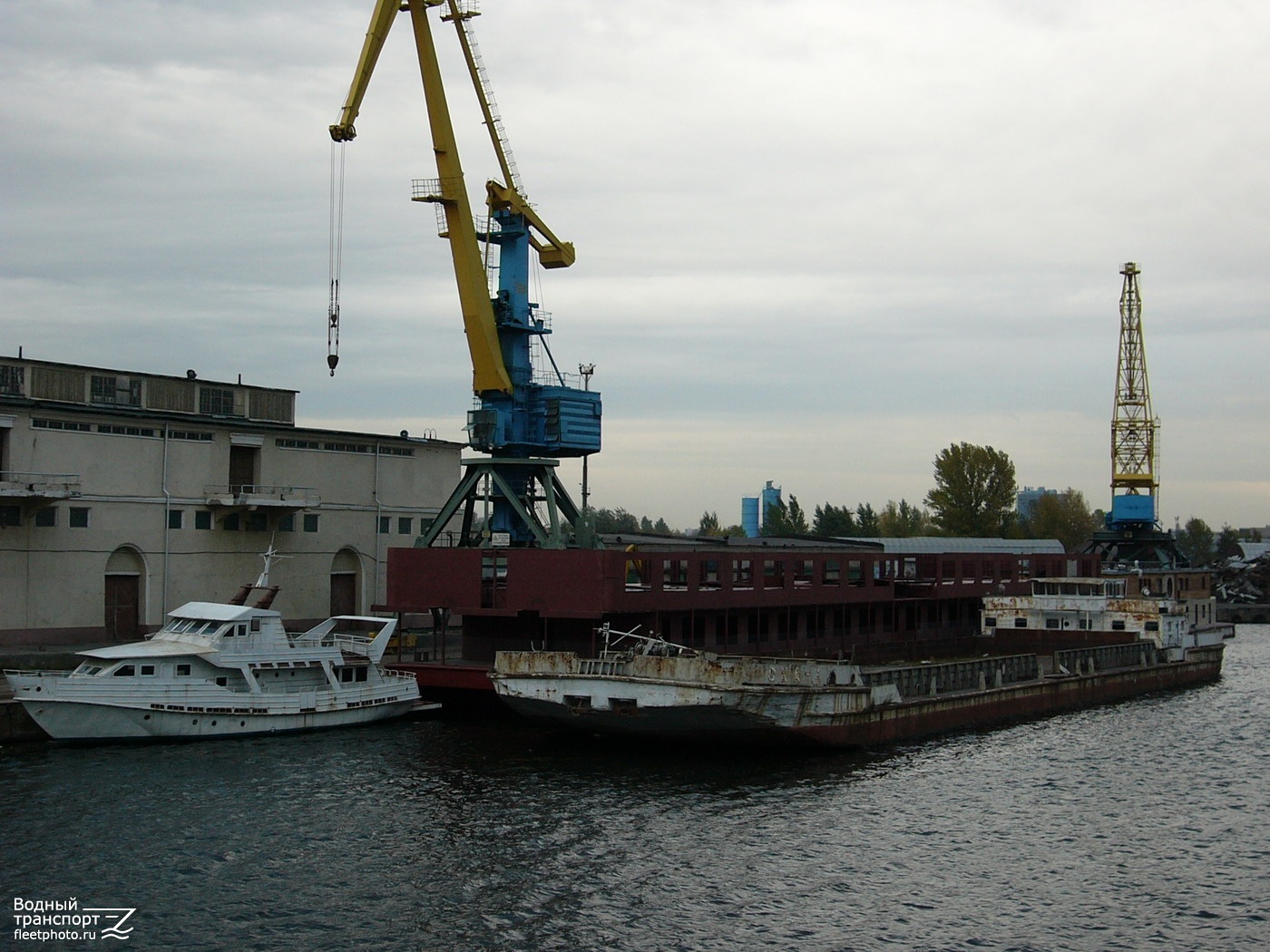 Неопознанное судно - тип Ярославец, Ока-4. Russia- Moscow Basin