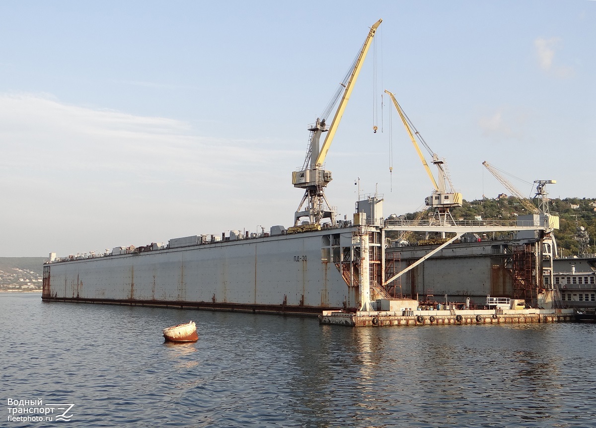 Крейсер москва в доке. Док срз туапсе. Плавучий док пд-30. Пд 30. Плавучий док пд 80.