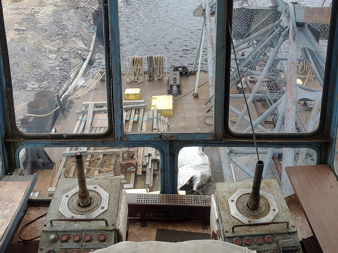 ПК-11. Wheelhouses, Control panels, View from wheelhouses and bridge wings
