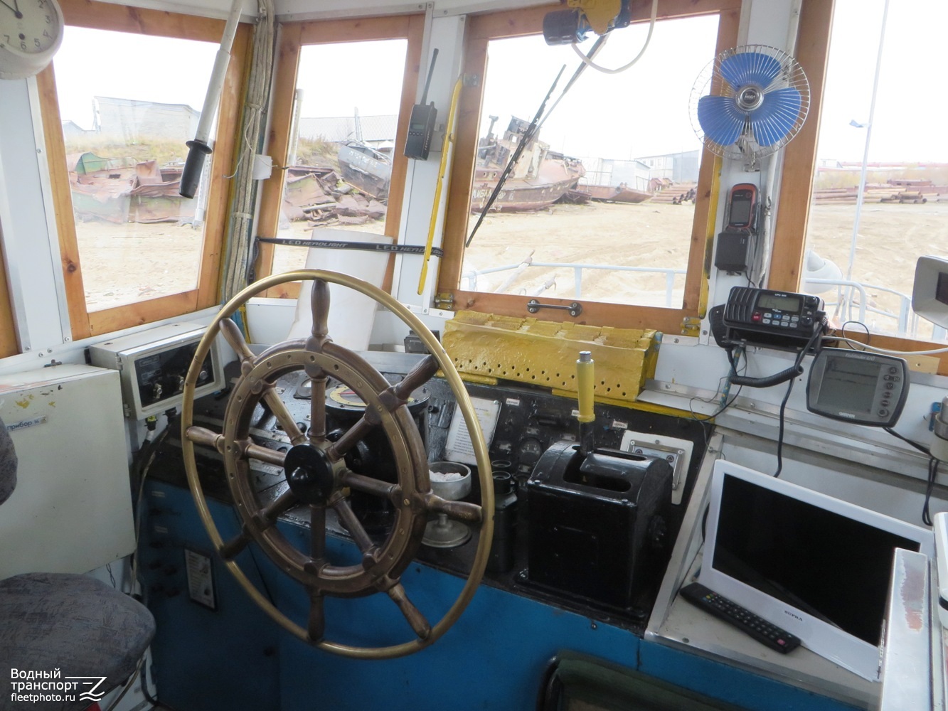 Ястреб. Wheelhouses, Control panels