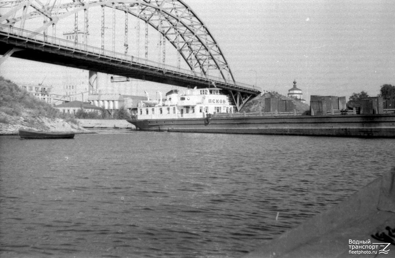 Псков — Фото — Водный транспорт