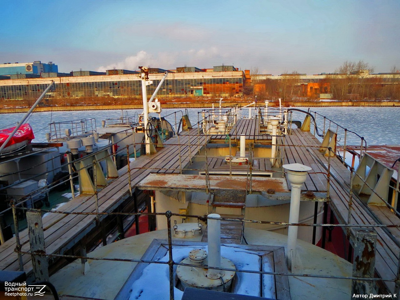 ГНТ-447. View from wheelhouses and bridge wings, Deck views