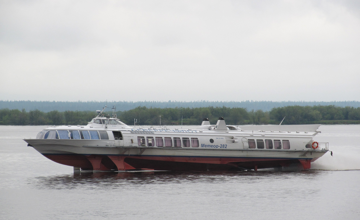 Водный транспорт метеор и ракета фото