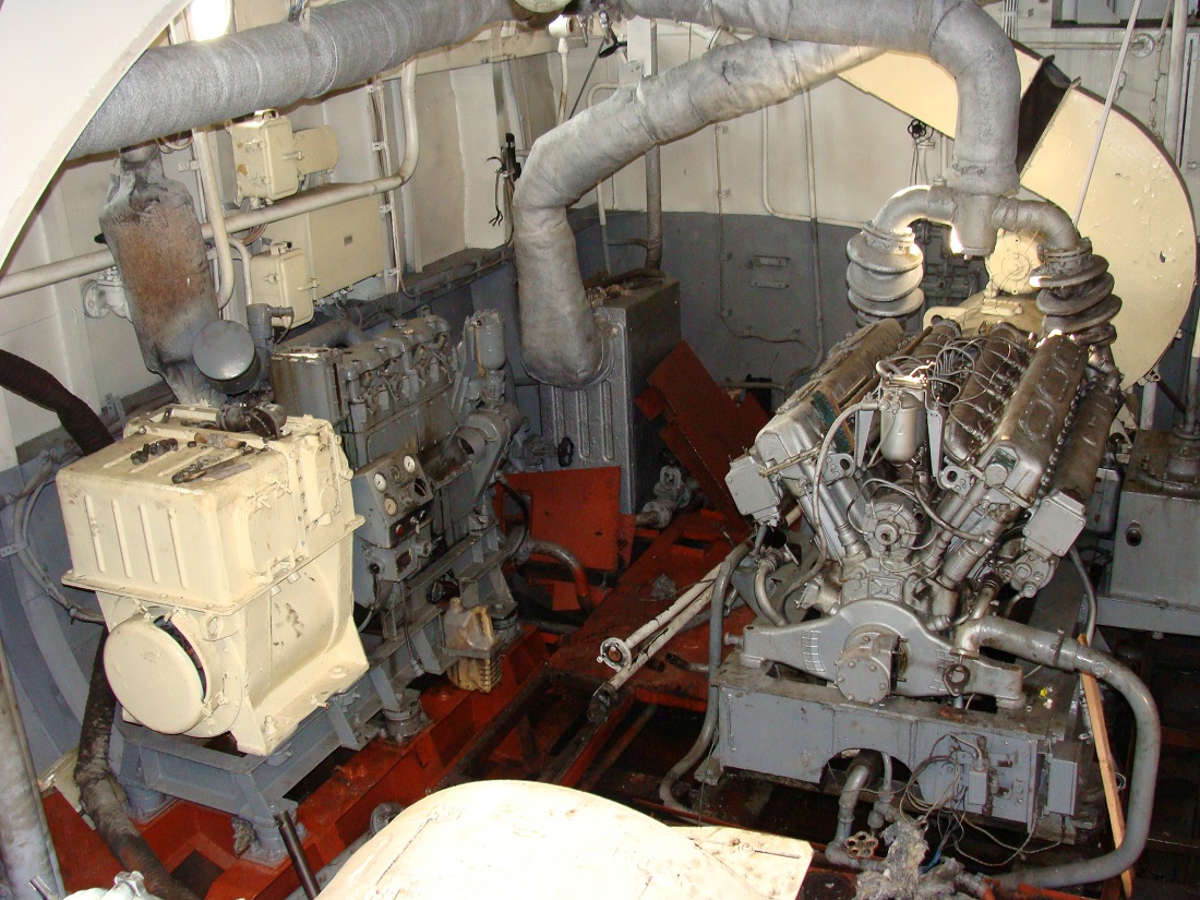 Рейдовый-16. Engine Rooms