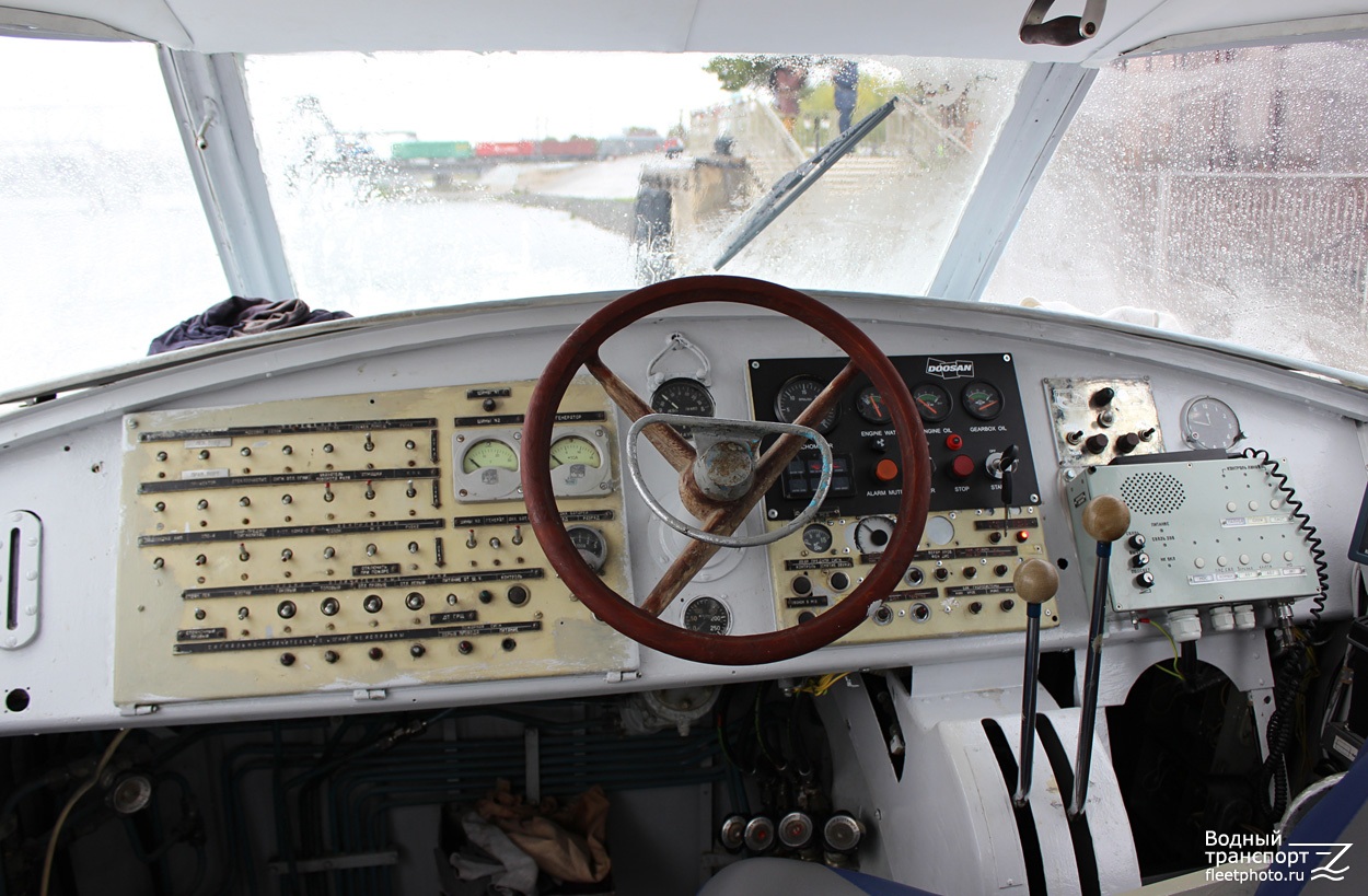 Восход-02. Wheelhouses, Control panels