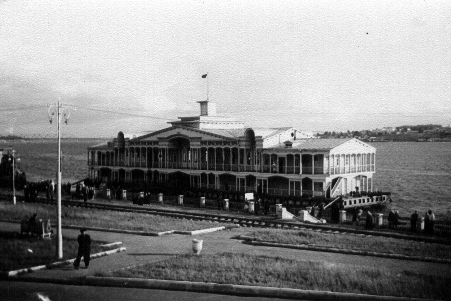 Дебаркадер новосибирск. Дебаркадер. Кострома. 1950 Годы. Дебаркадер Кострома. Дебаркадер проект 628ш (65 метров). Пристань проект 628ш.