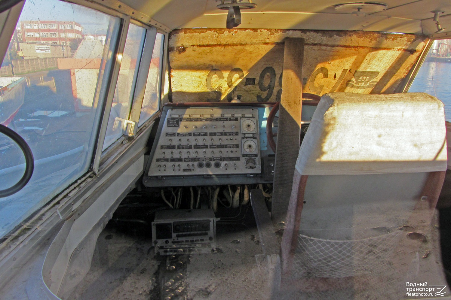 Полесье-10. Wheelhouses, Control panels