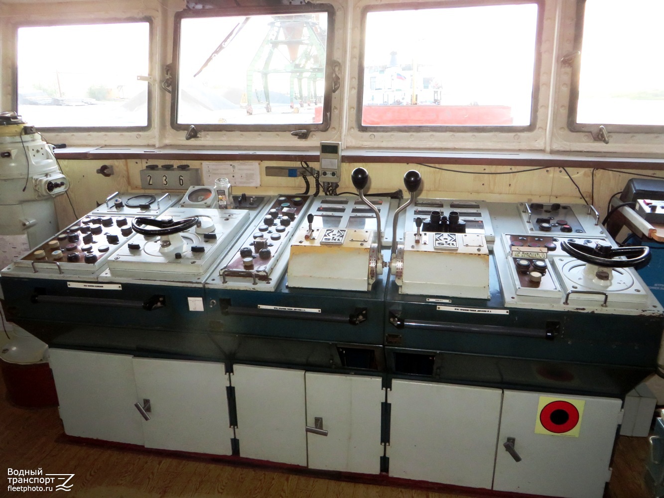 Брусно. Wheelhouses, Control panels