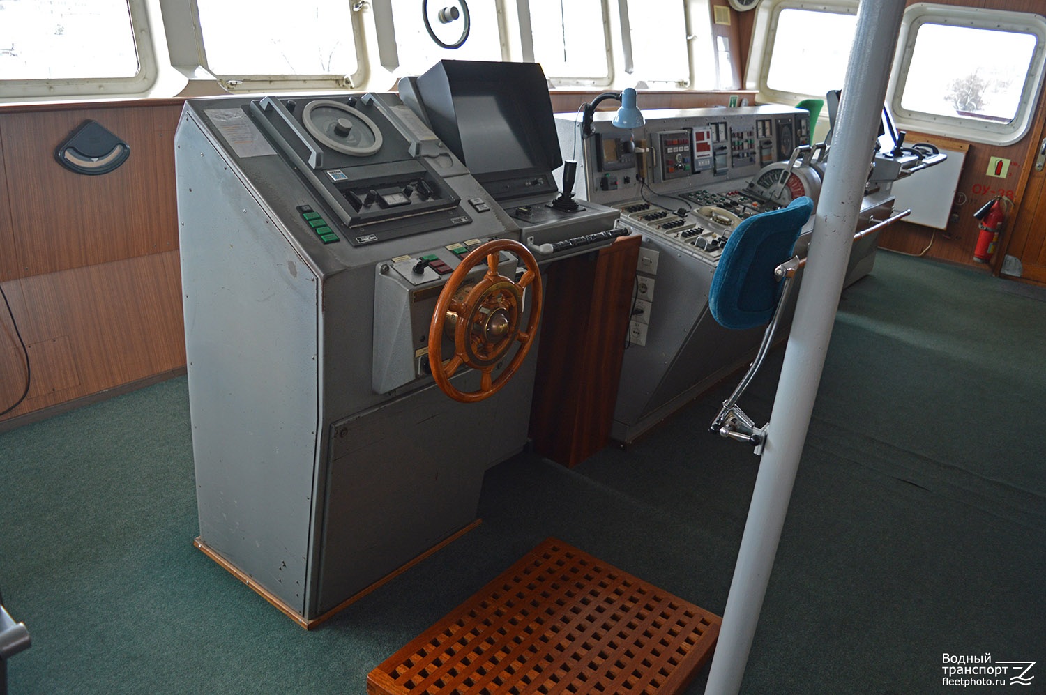 Академик Мстислав Келдыш. Wheelhouses, Control panels