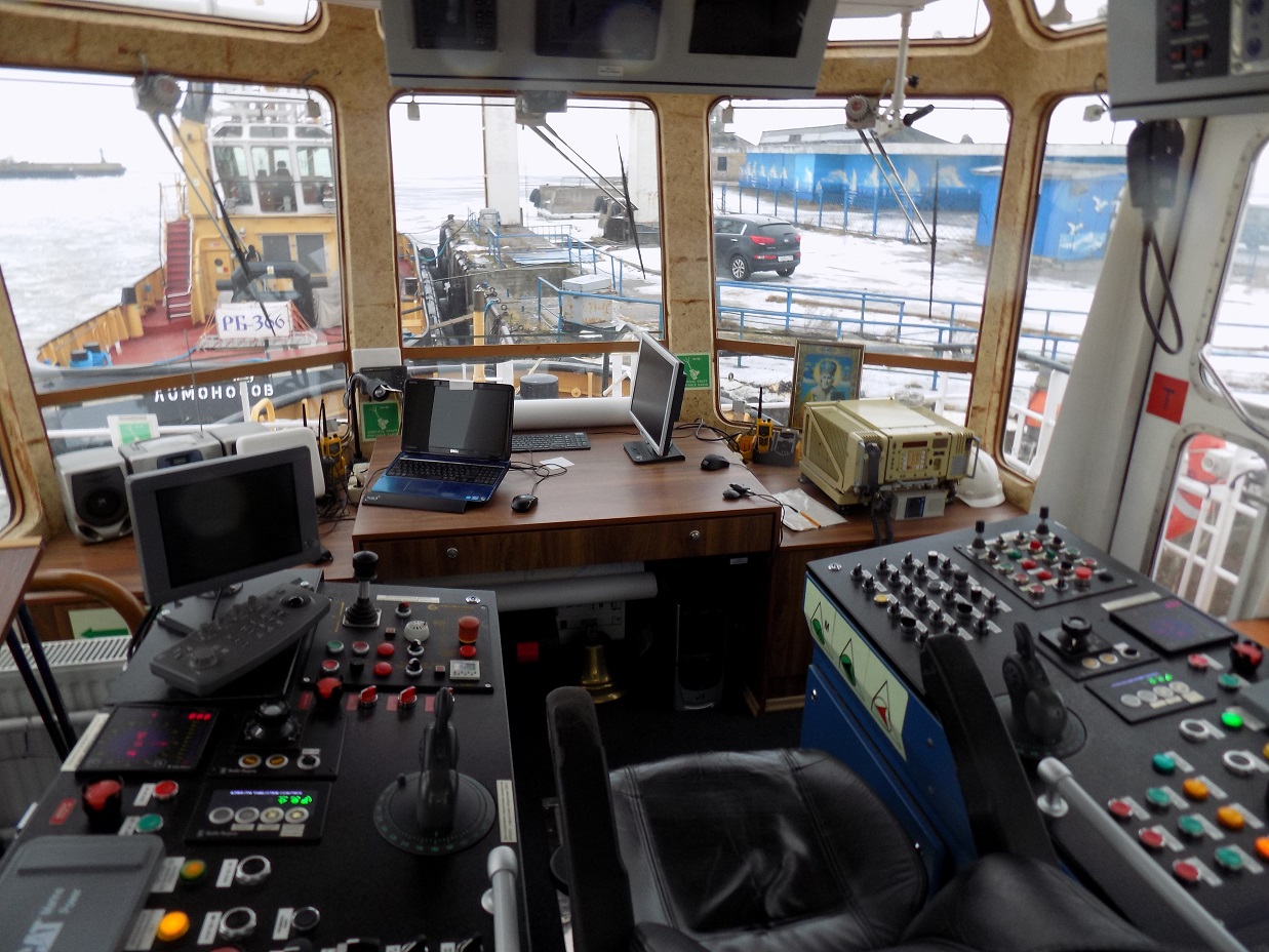 РБ-27. Wheelhouses, Control panels