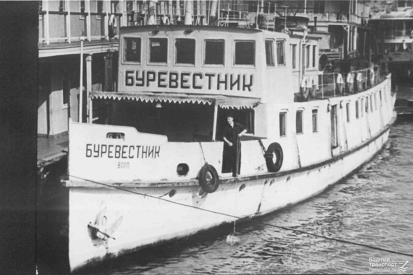 Пароход кронштадт. Пароход Буревестник 1926. Буревестник корабль 1926. Гибель парохода «Буревестник» 29 августа 1926 года. Гибель парохода Буревестник.