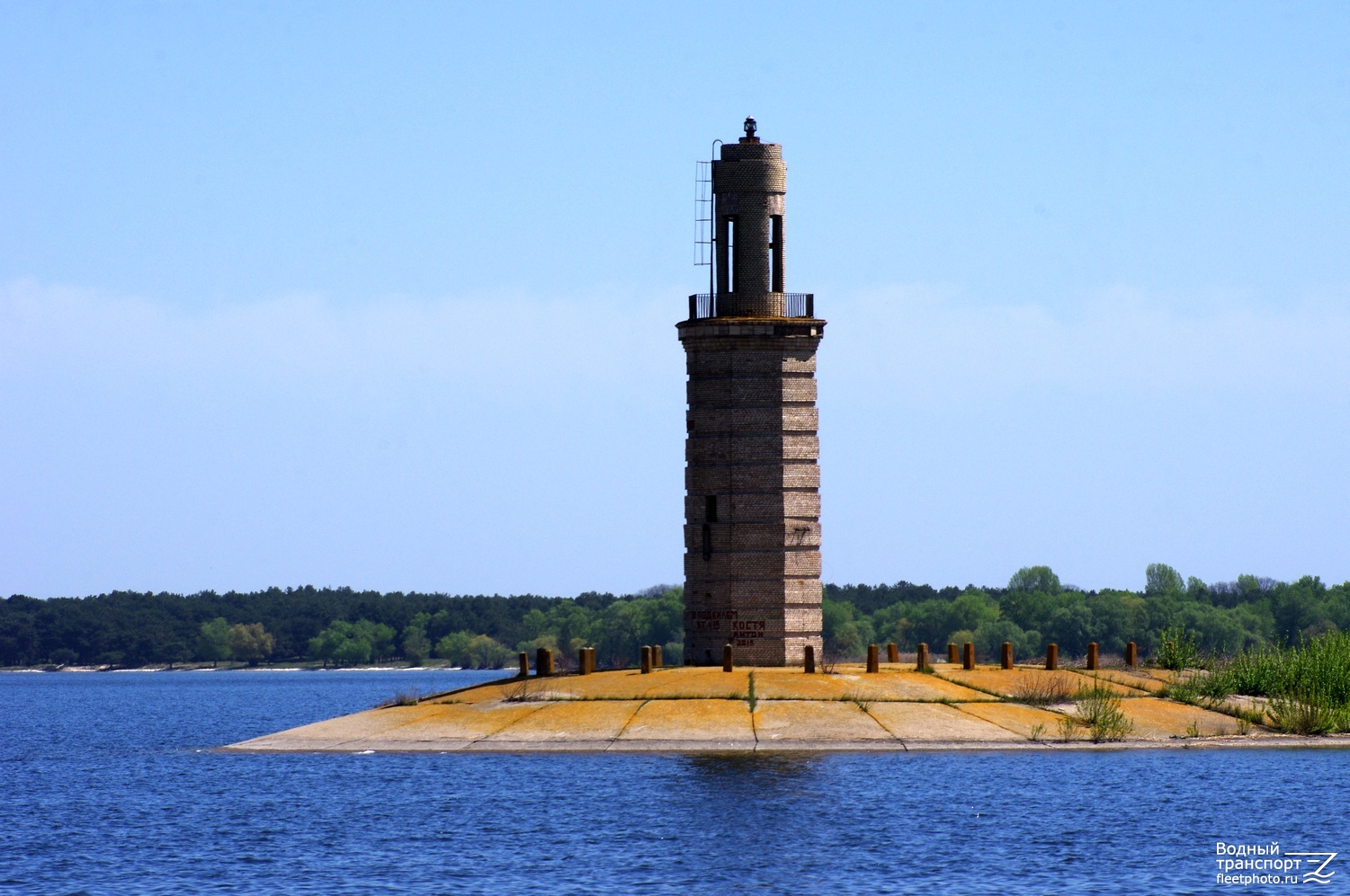Lighthouses, Каховский гидроузел