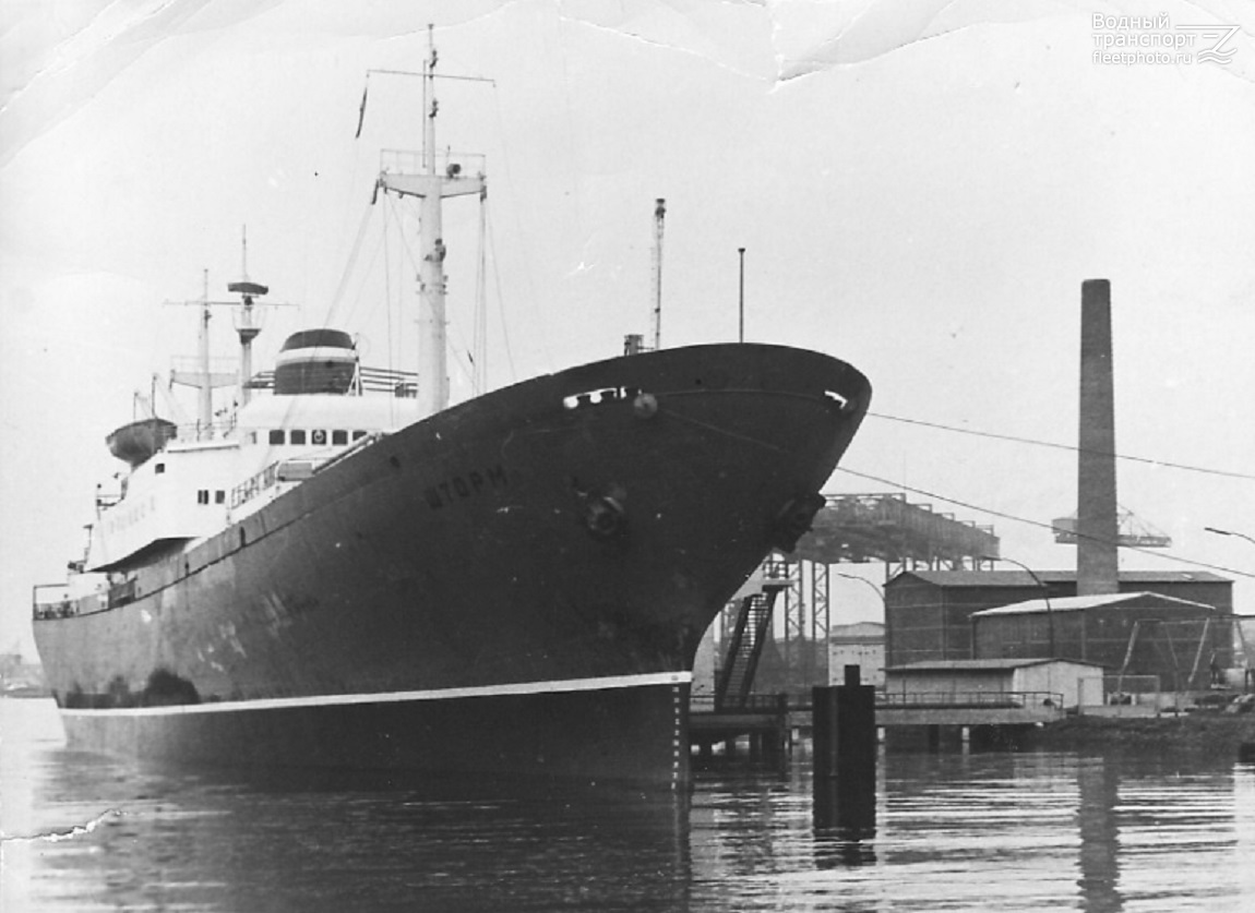 Шторм — Фото — Водный транспорт