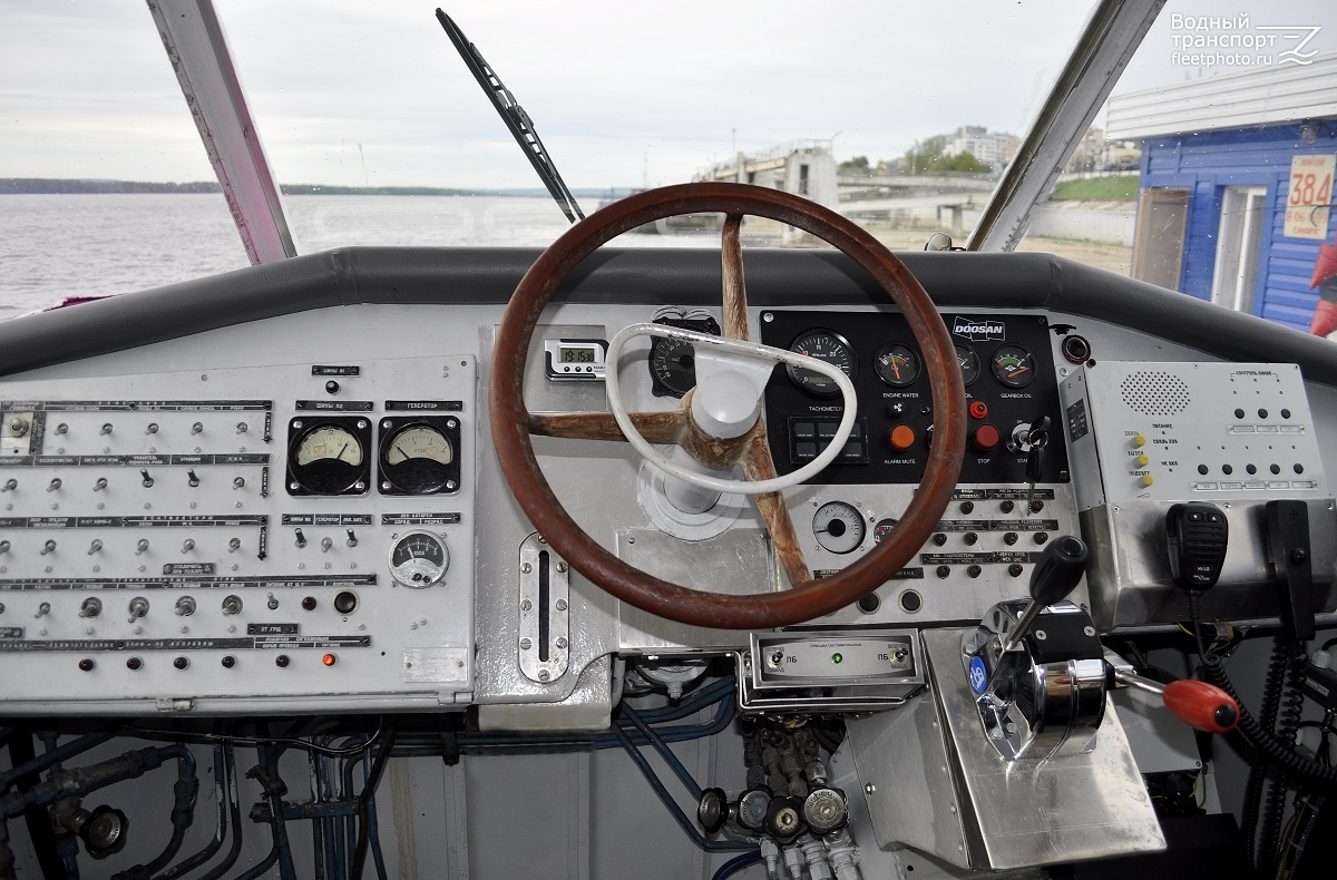 Восход-07. Wheelhouses, Control panels