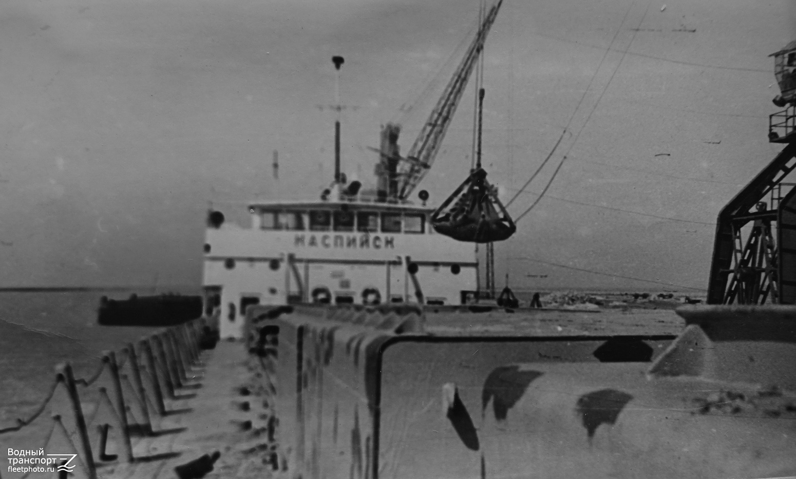 Дагестан каспийск 1980 год. Каспийск ссср. Старый каспийск фотогалерея. Каспийск площадь ленина. Поселок двигательстрой каспийск.