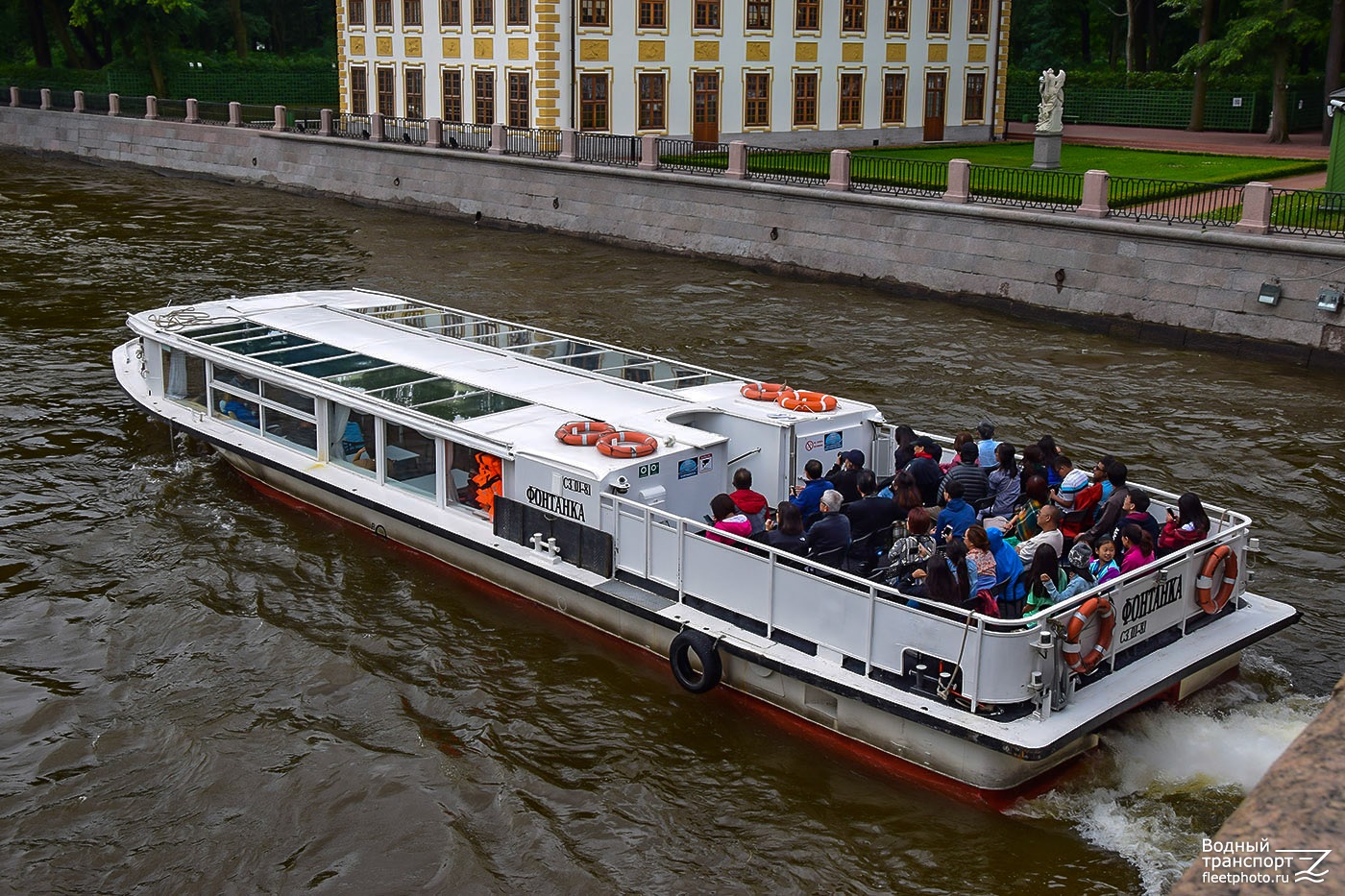 Теплоход класса фонтанка фото