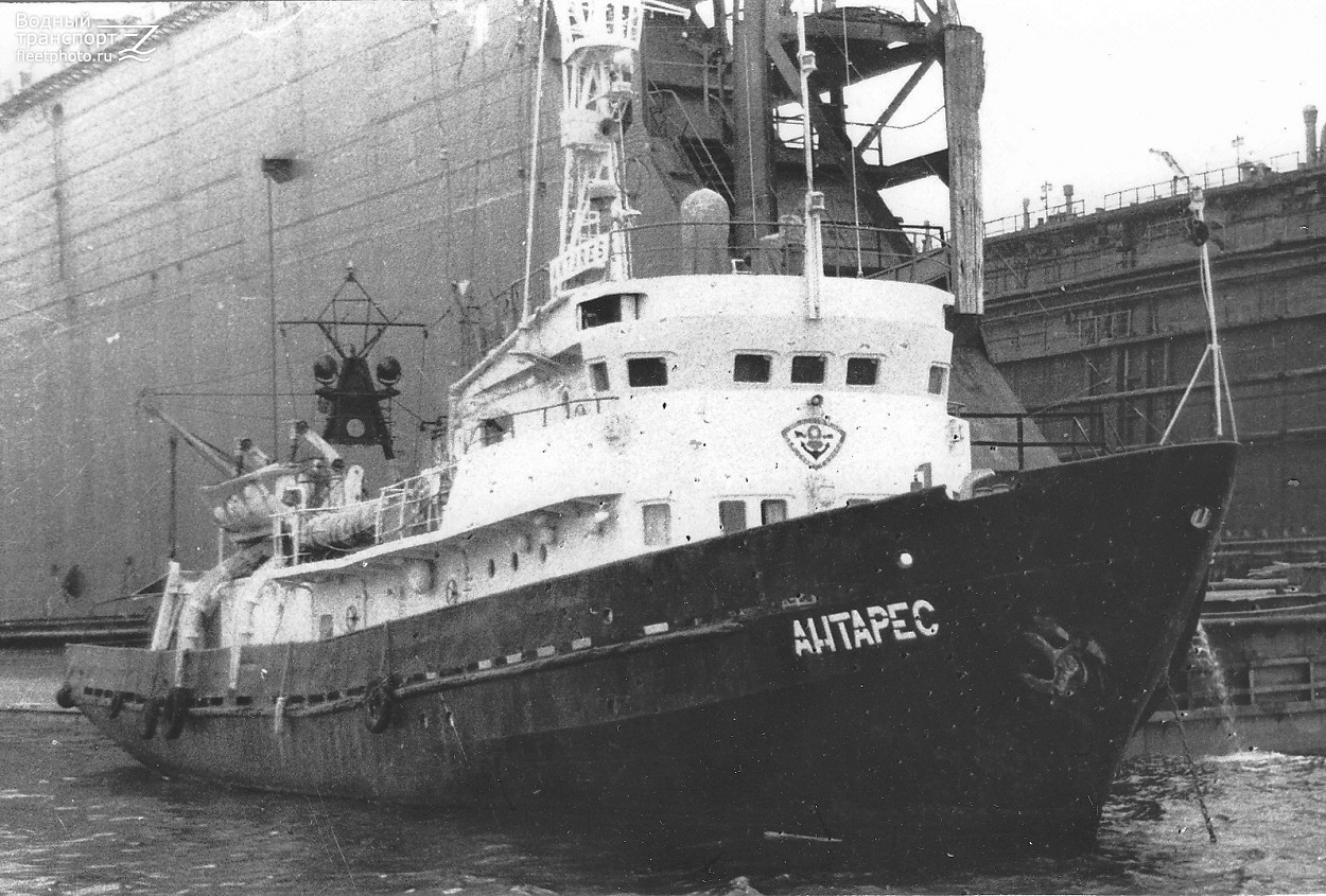 Антарес, Док 4М — Фото — Водный транспорт?