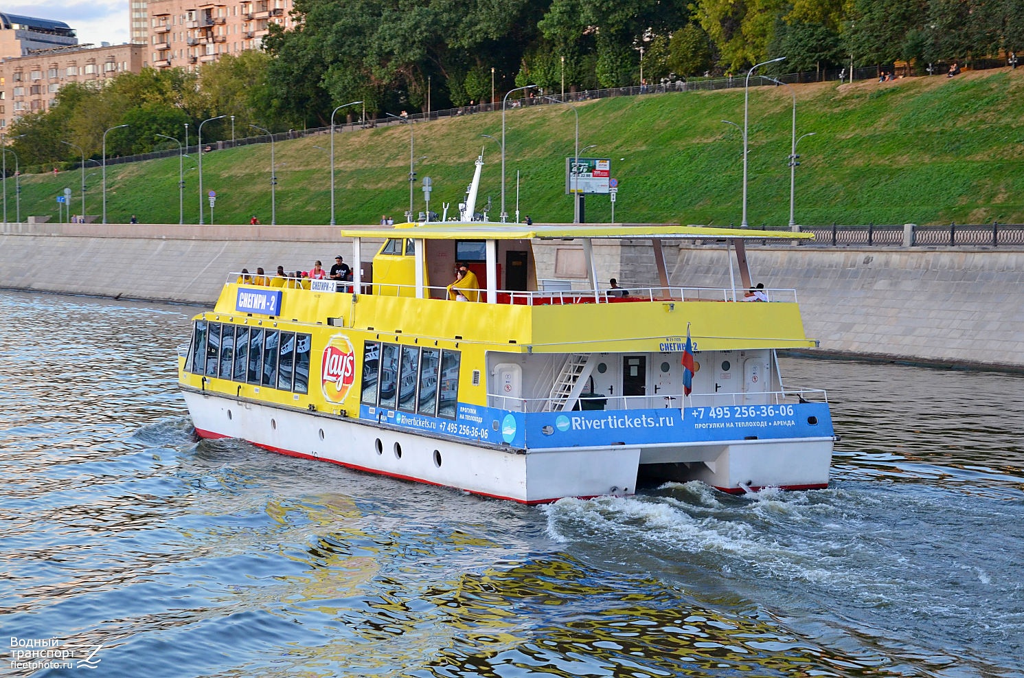 Теплоход снегири москва фото