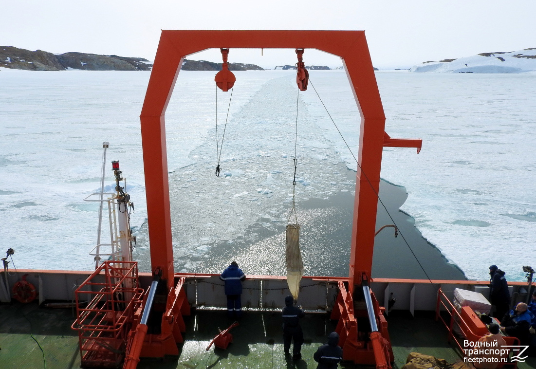 Академик Фёдоров. View from wheelhouses and bridge wings