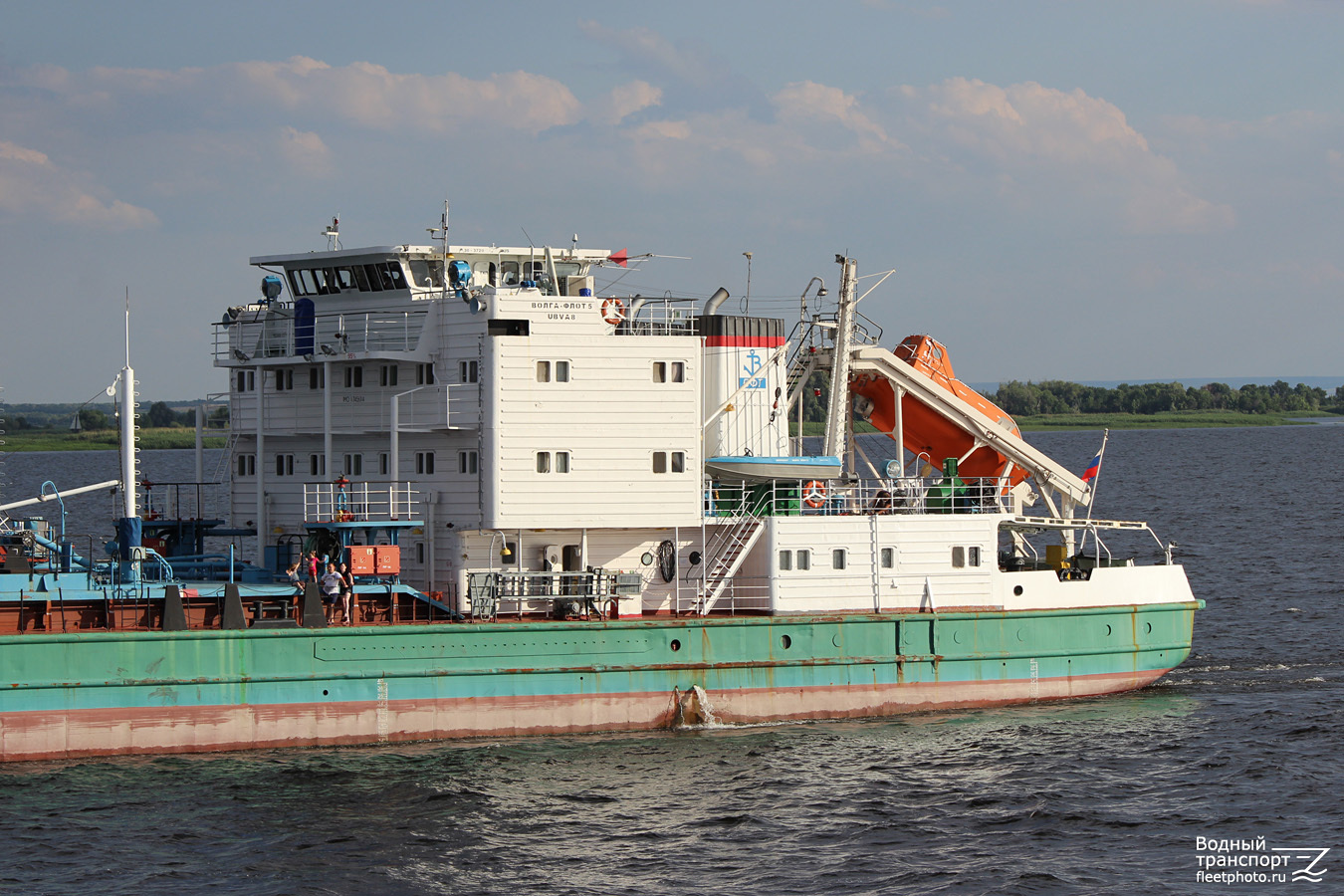 Волга-Флот 5. Vessel superstructures