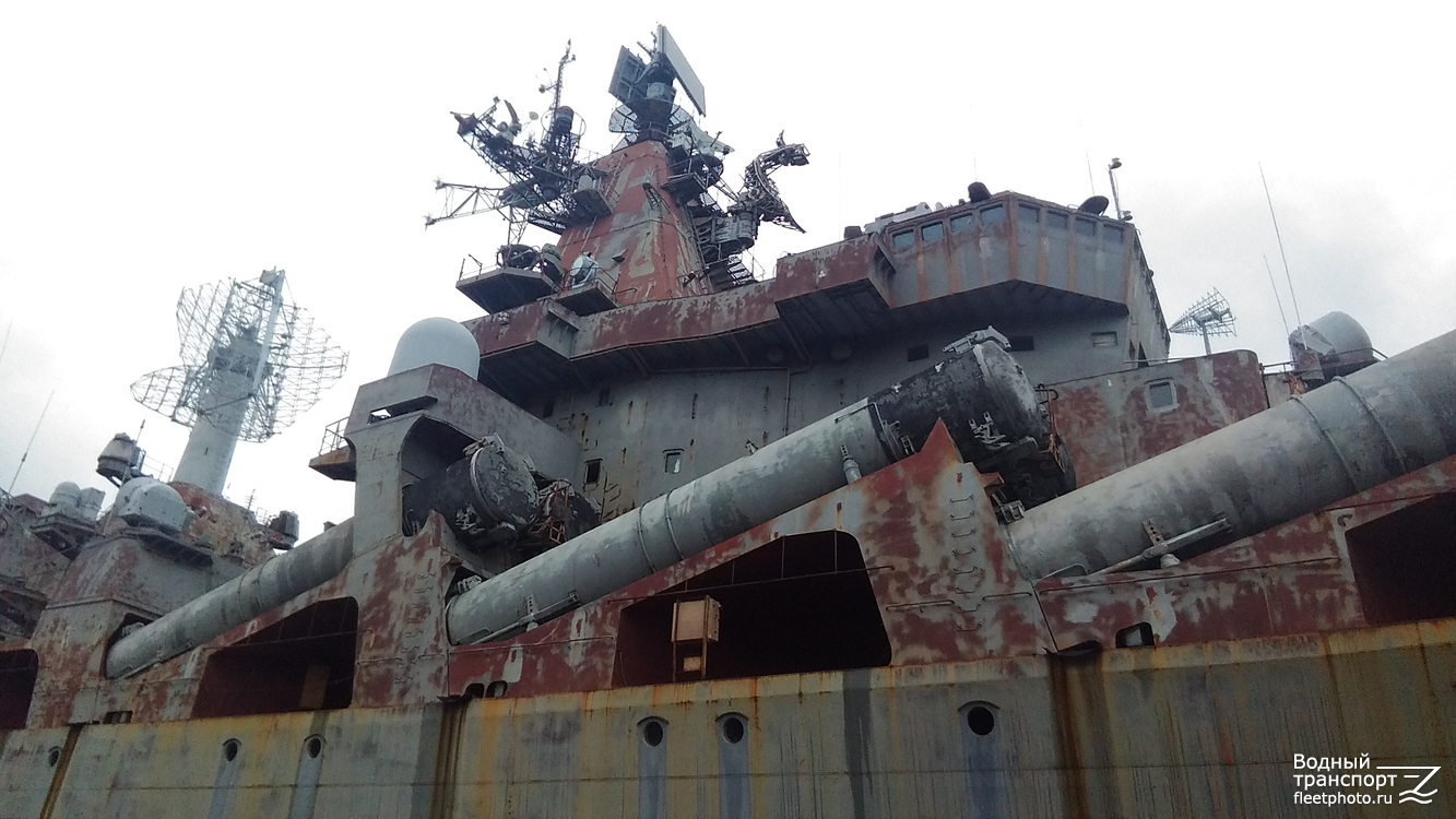 Vessel superstructures