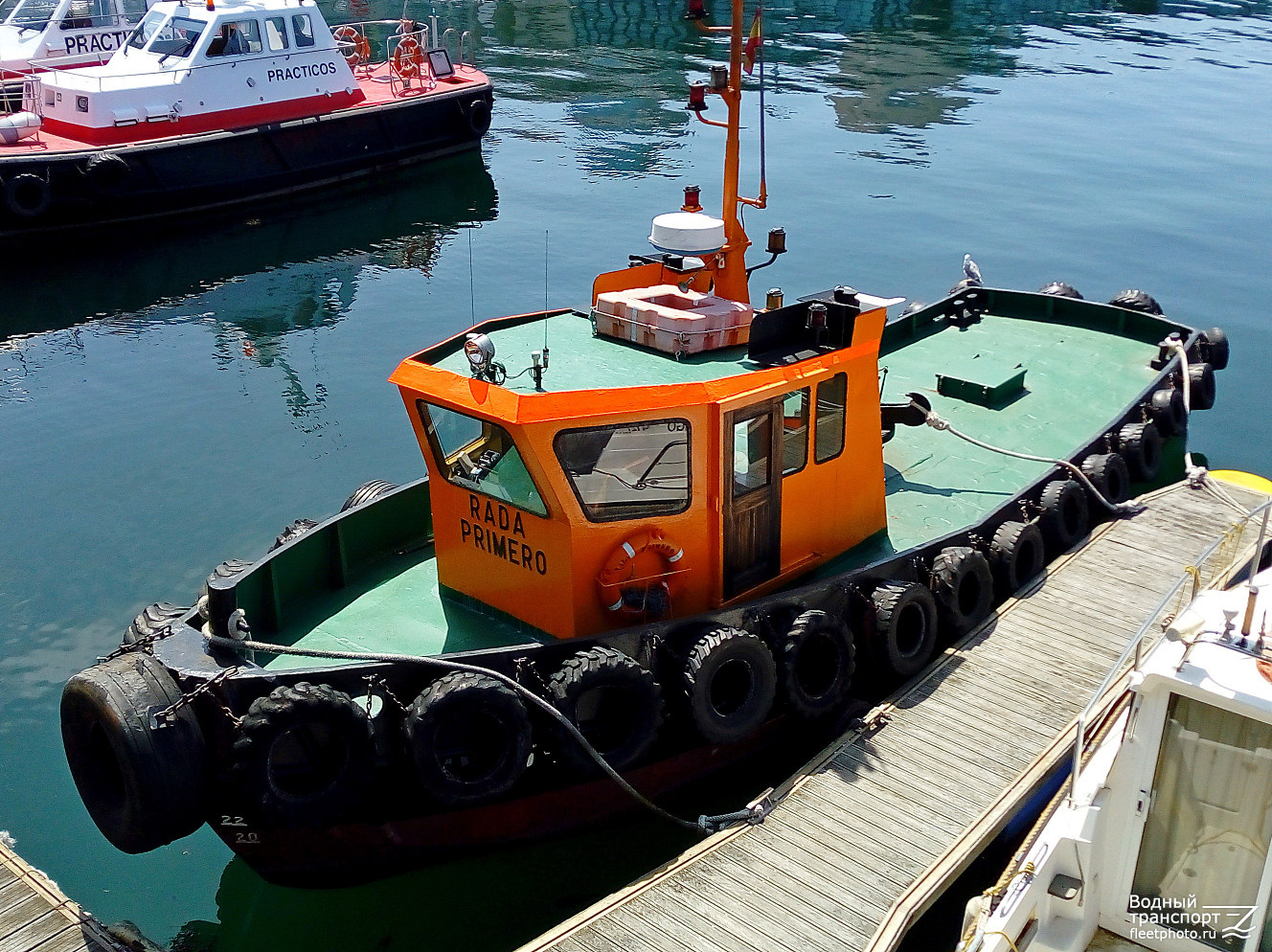 Буксир толкач rpt2507. Буксир толкач 908. Буксир для баржи. Озёрный толкач 4000. Толкач баржи.