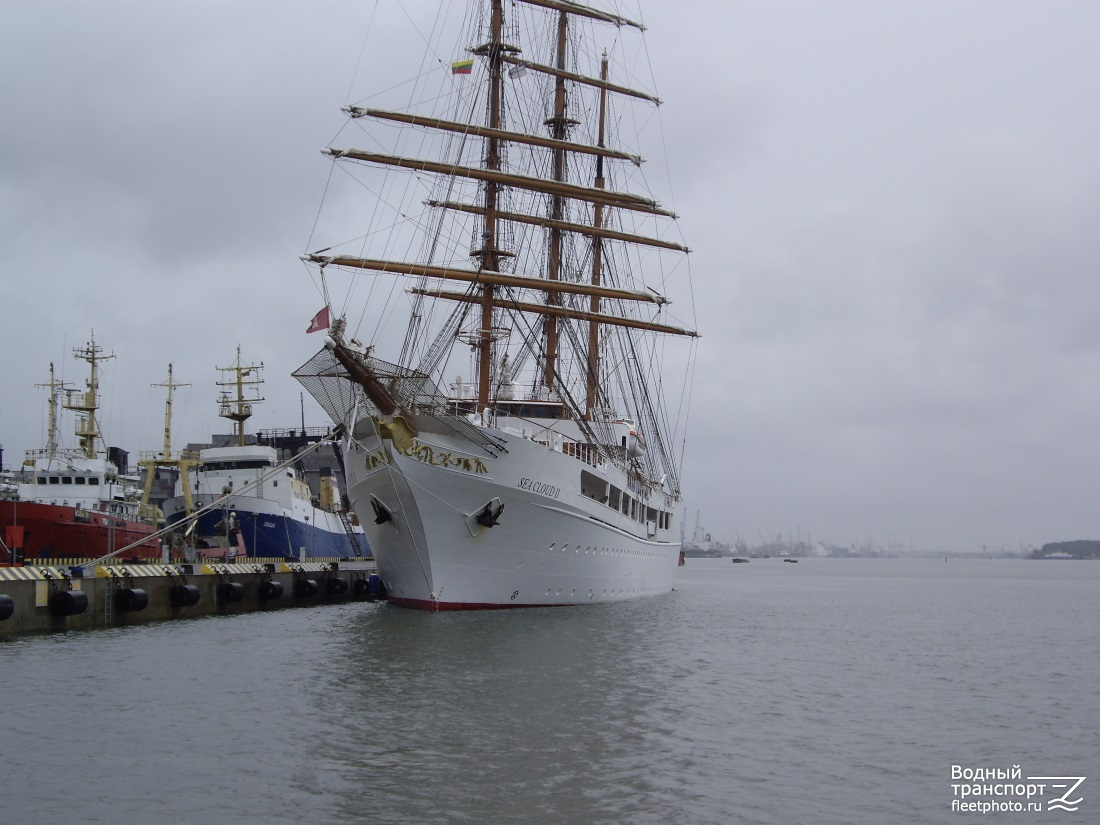 Sea Cloud II, Обша