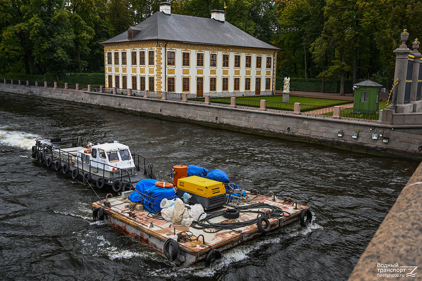 Урал, Неопознанный понтон