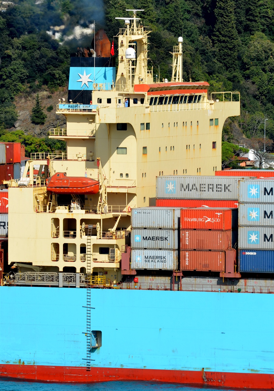 Maersk Kimi. Vessel superstructures